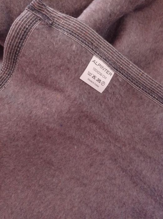 Продам шерстяные одеяла  1 шт