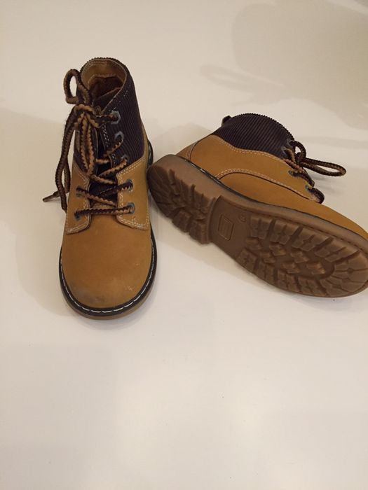 Botas menino camel, tamanho 28