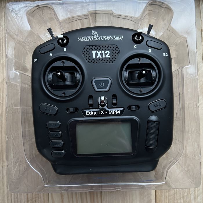 Новий пульт Radiomaster tx12