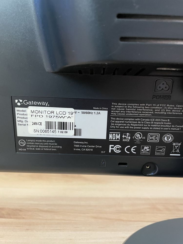 Monitor Gateway FPD 1935W 19”
