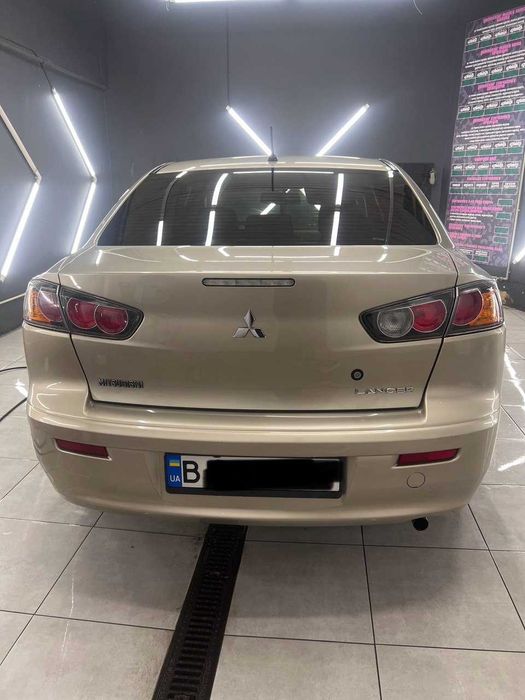 Машина  Mitsubihi Lancer 2010р.