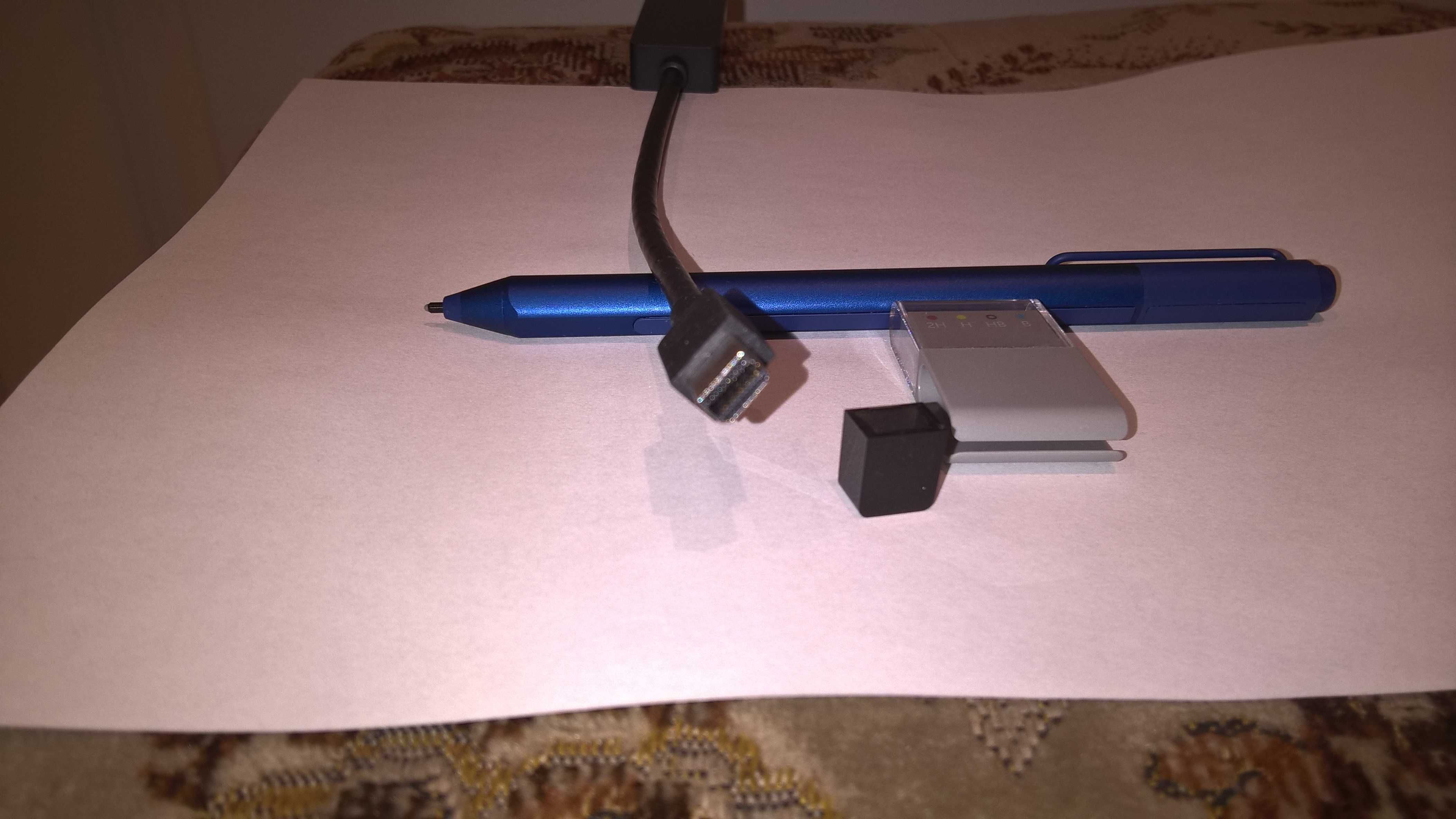 Oryginalny Adapter Mini DisplayPort — HDMI wprost od Microsoftu.