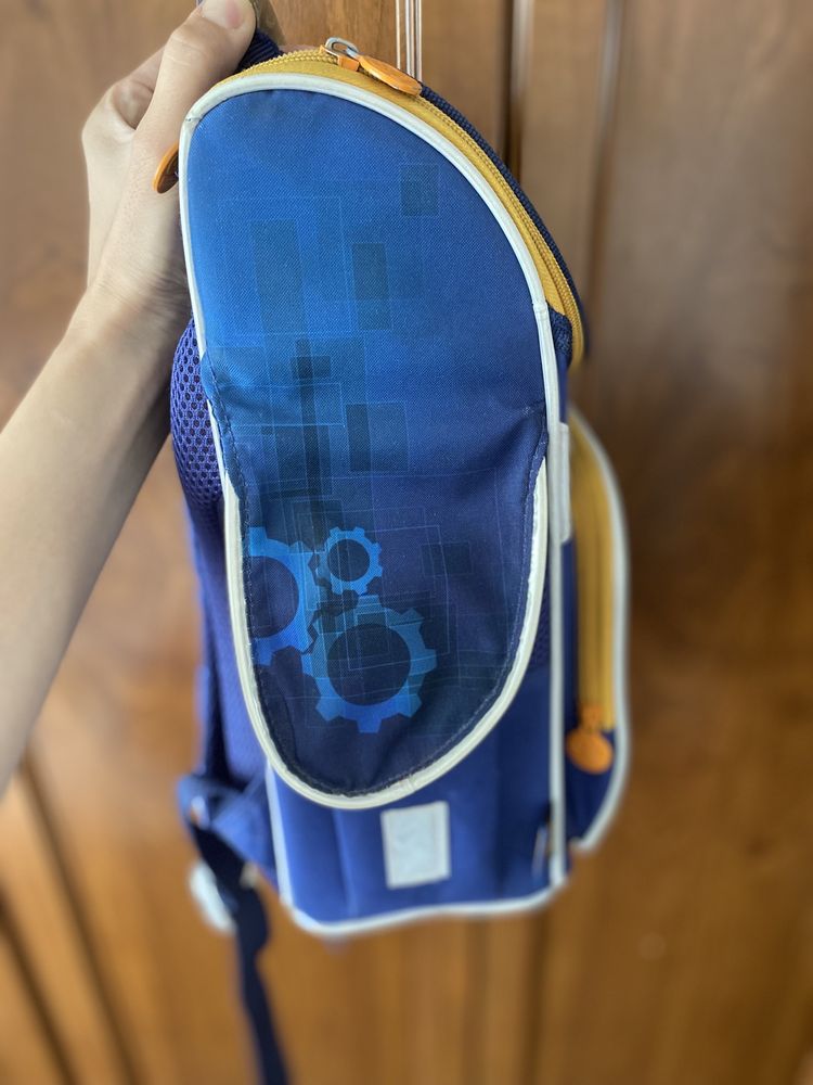 Продам дитячий шкільний рюкзак