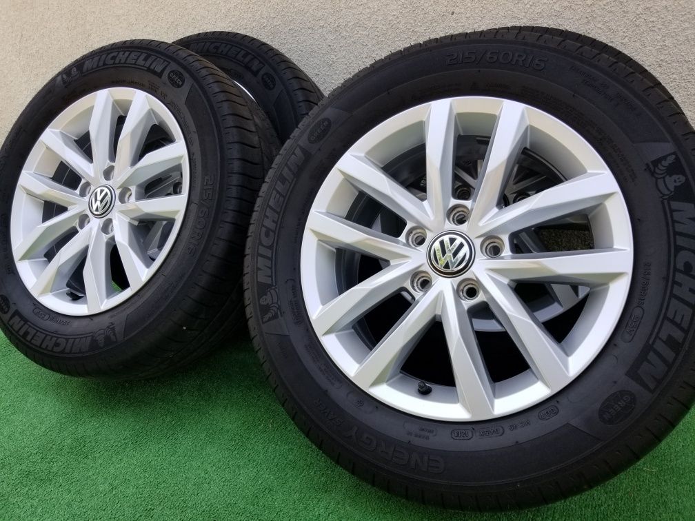 Диски Фольксваген r16 5/112. Volkswagen Passat B8. Колеса 215/60/16