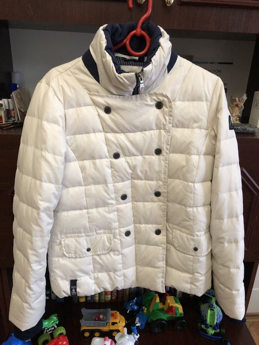 Жіноча фірмова куртка