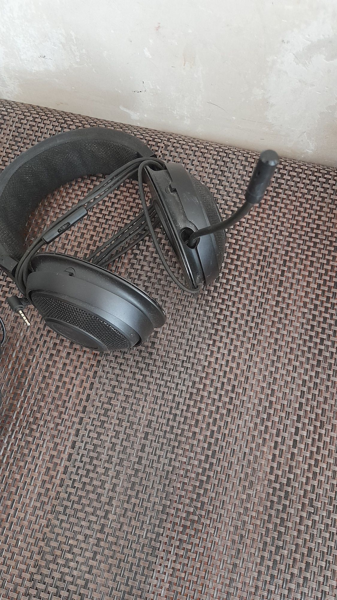 Игровые наушники для геймеров PowerMe и Razer Kraken Black