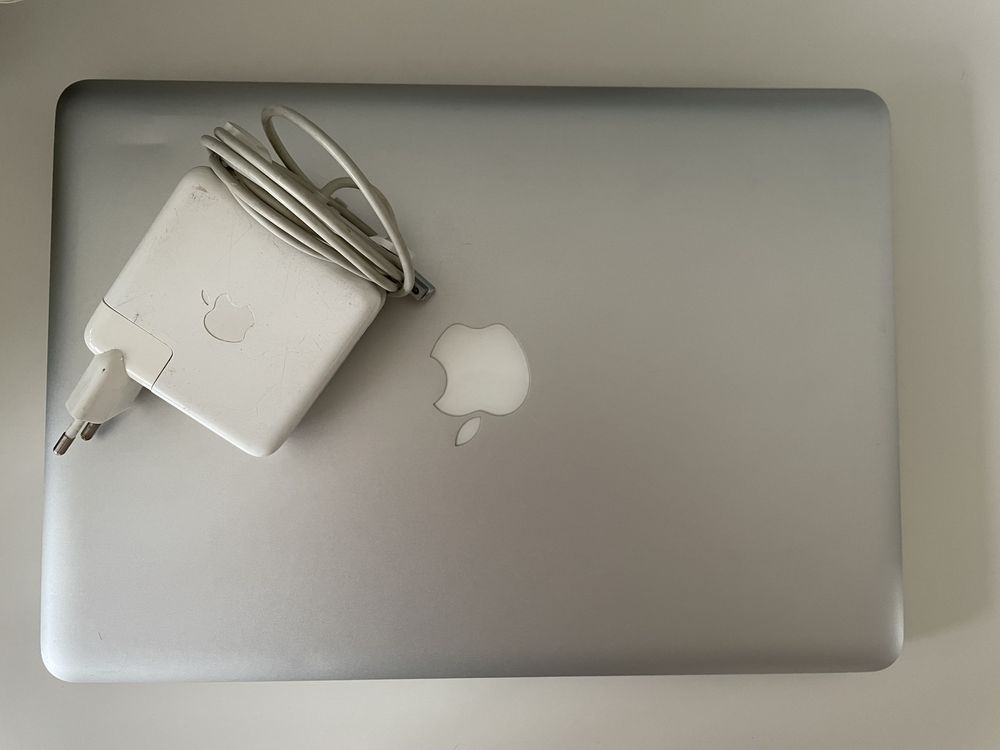 Macbook Pro 13” 2010 SSD 256Gb, 4Gb