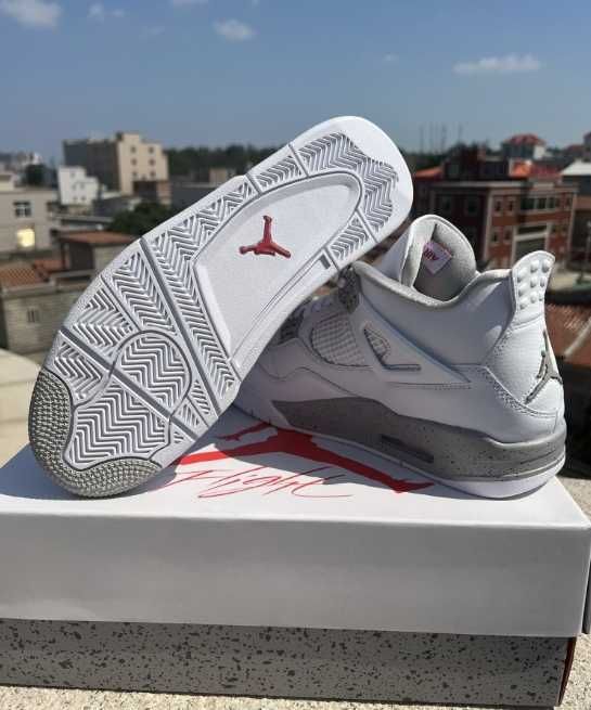 Jordan 4 Retro White Oreo (2021) 44
