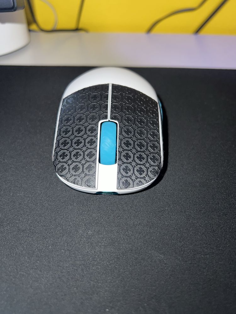 Rato Lamzu Mini PRO (4k) com mousepad da mesma marca