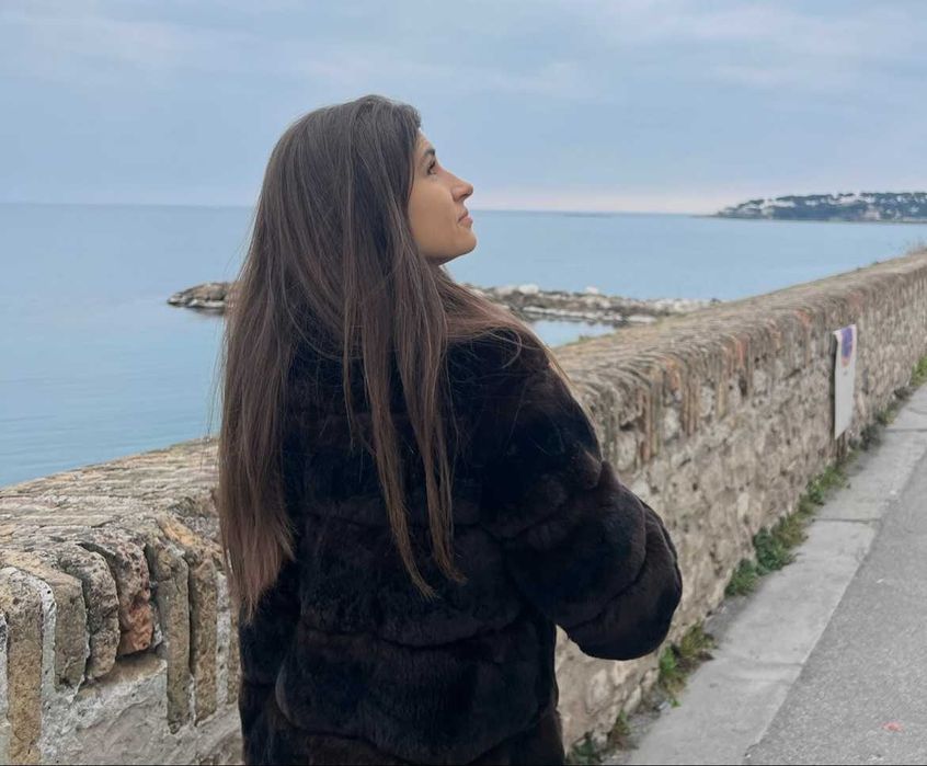 продам норкову шубку  розмір S вживана