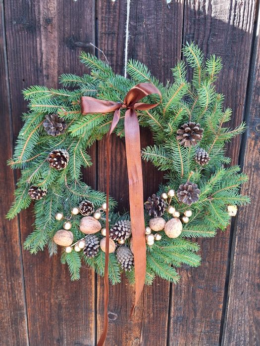 Naturalny wianek na drzwi