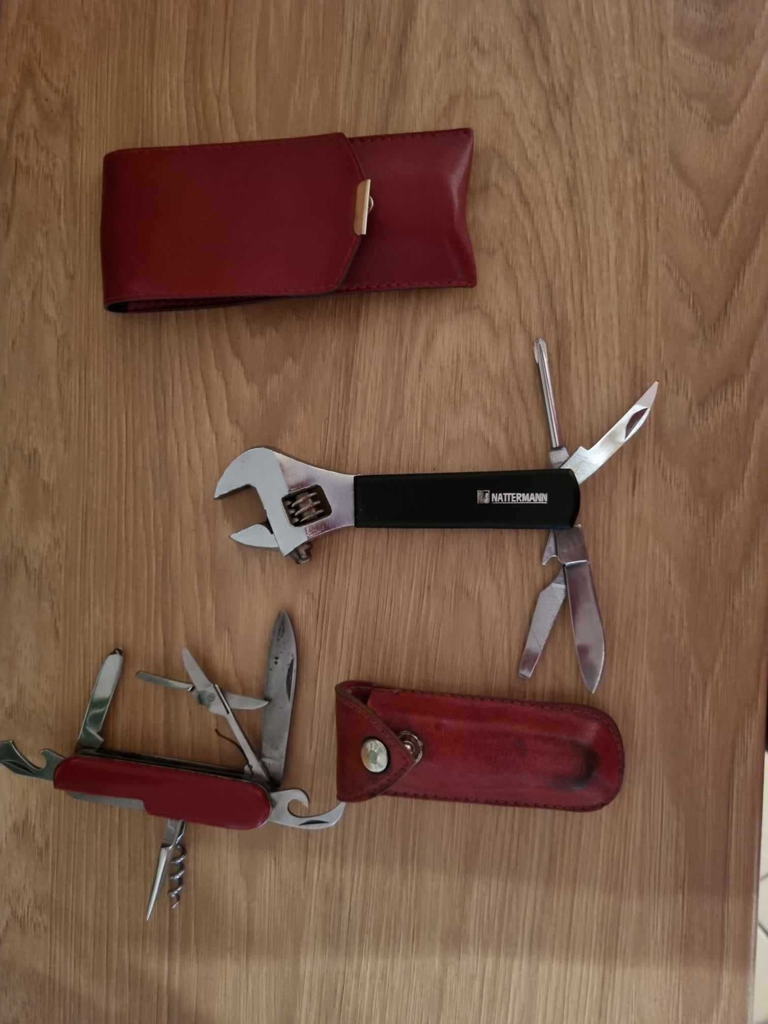 Klucz francuski ze scyzorykiem PRL etui