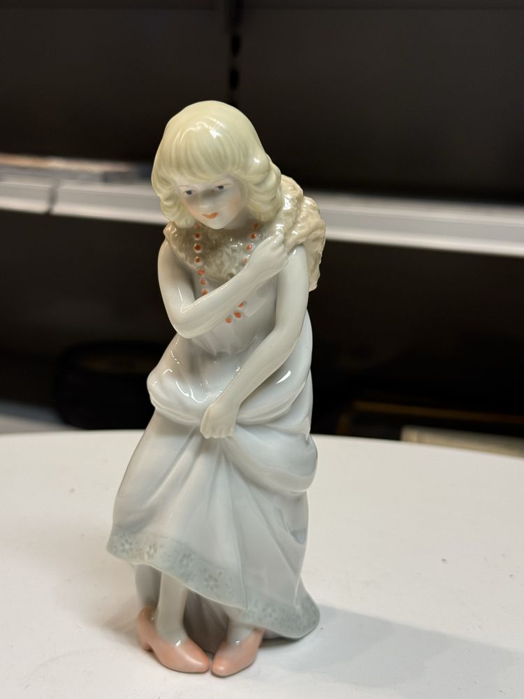 Figurka porcelanowa dziewczynka dama kobieta dekoracja hiszpańska 938
