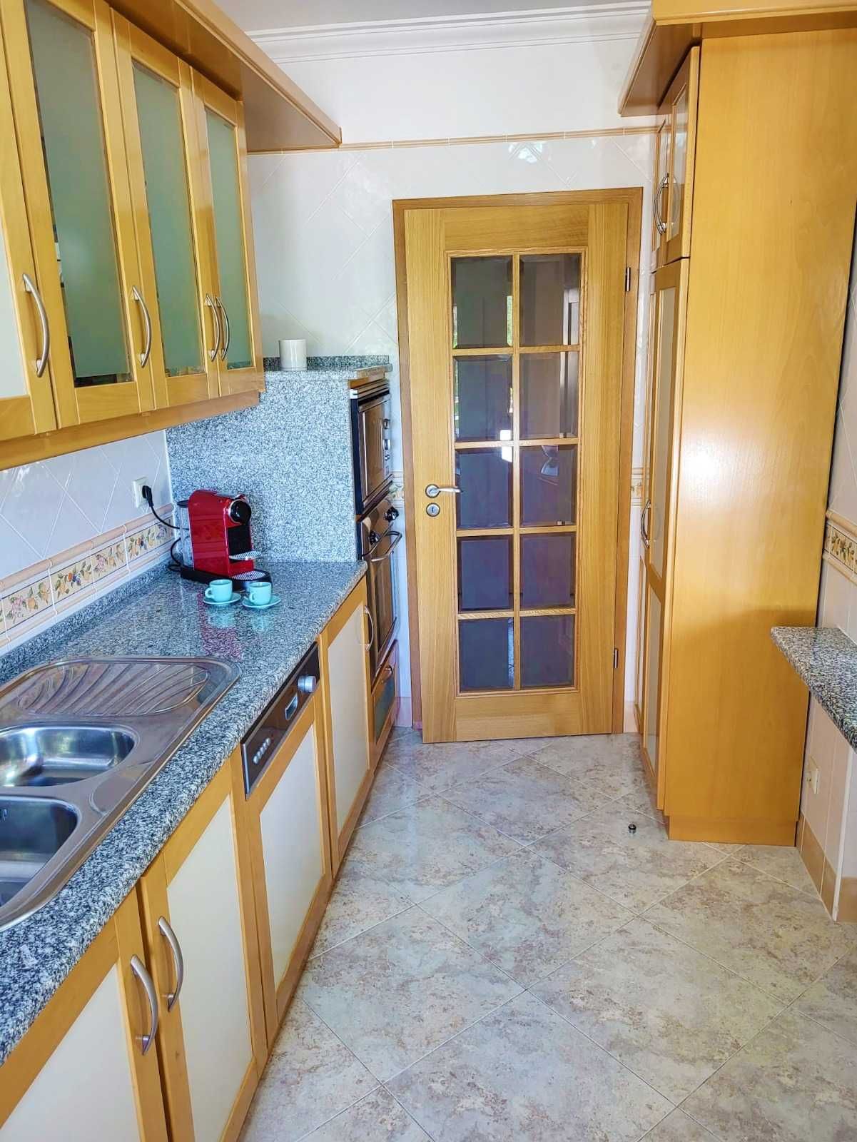 Arrendo temporada inverno-Apartamento T1, Praia Rocha,piscina, garagem