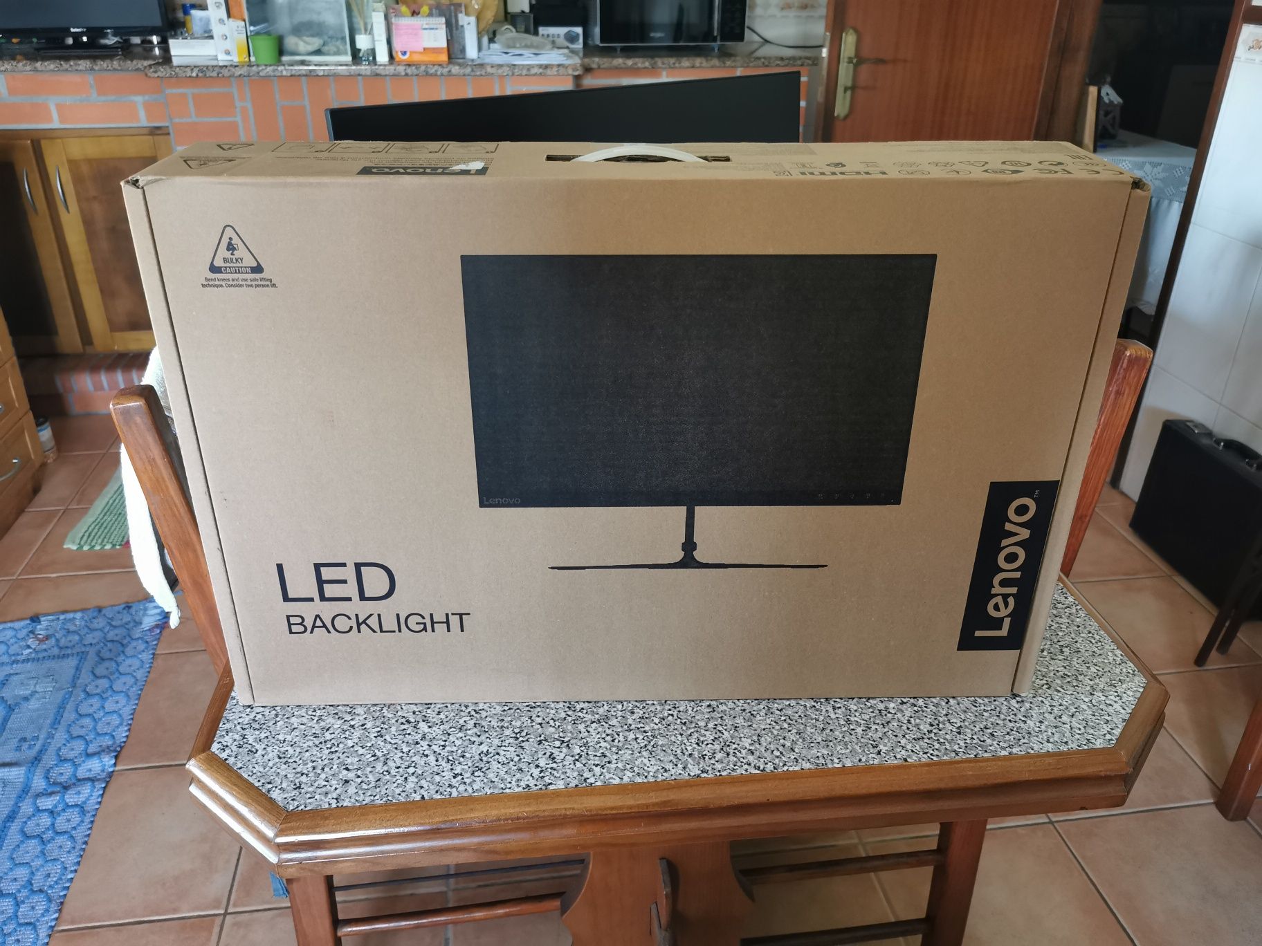 Monitor em muito bom estado