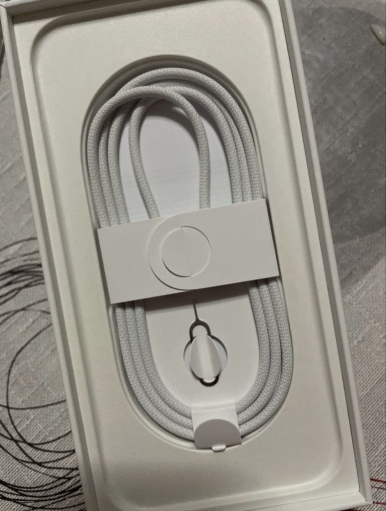 Iphone 16 pro max Gold