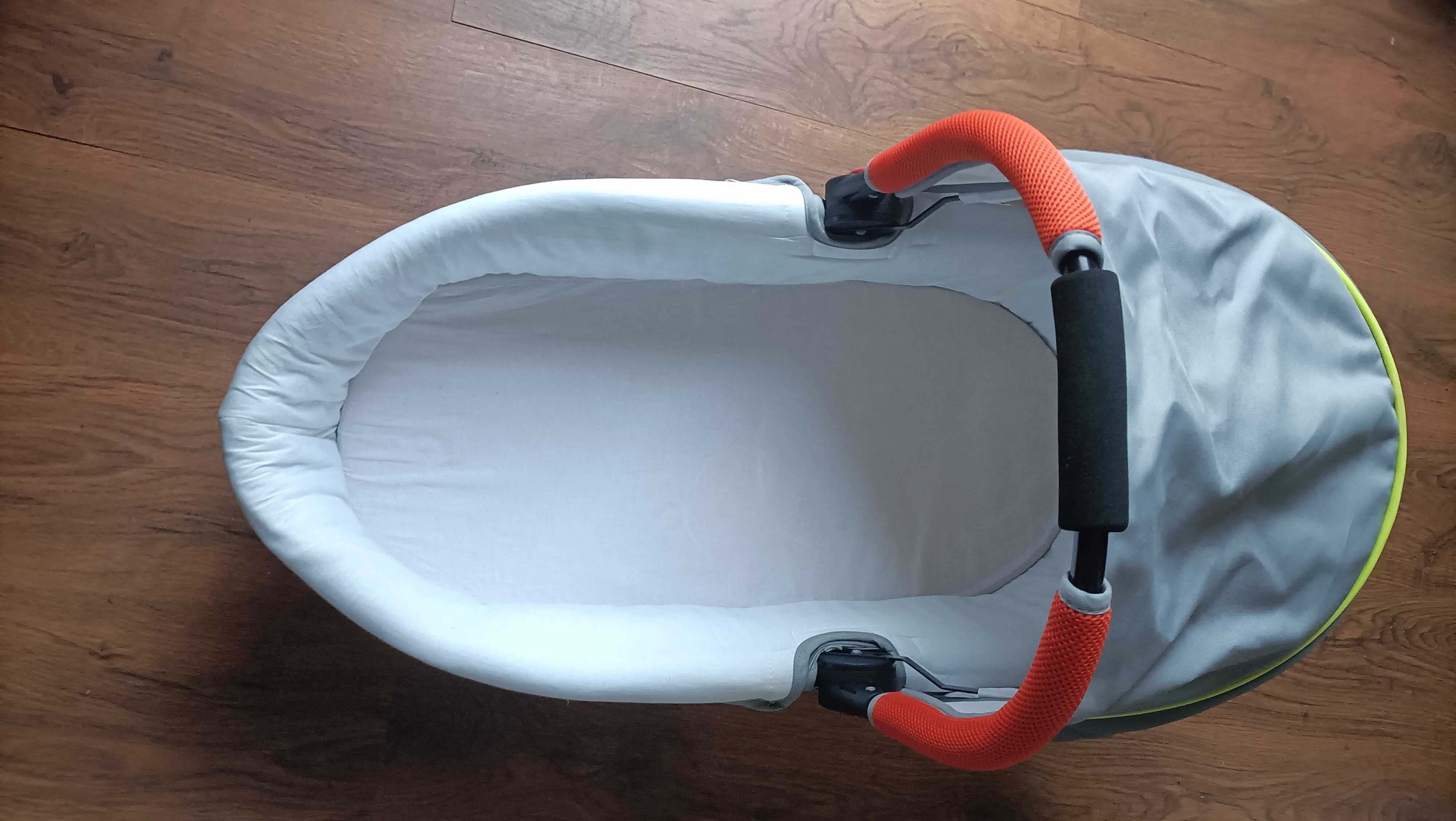 Carrinho de Bébé Zippy + Ovo + Alcofa