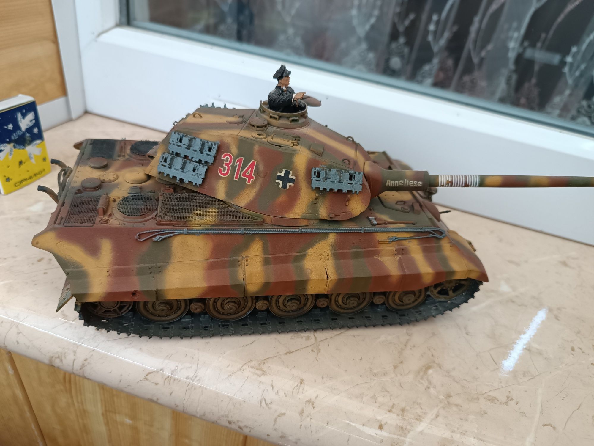 Модель танка масштаб 1:35 Королевский тигр