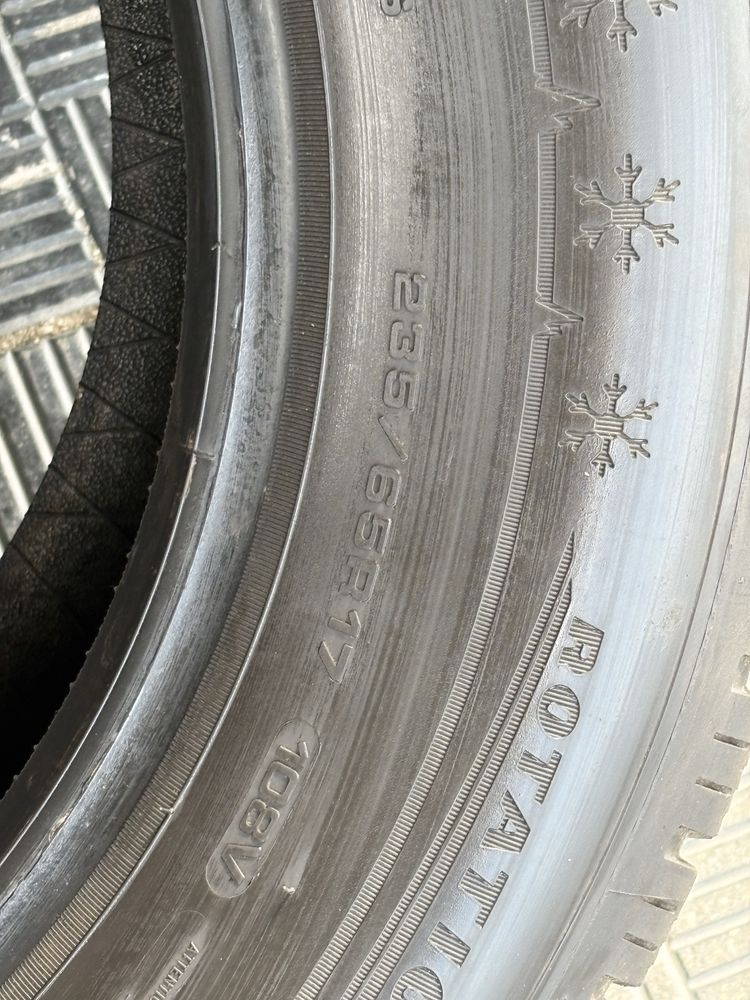 4x opony zimowe 235/65 r17 dunlop 2022