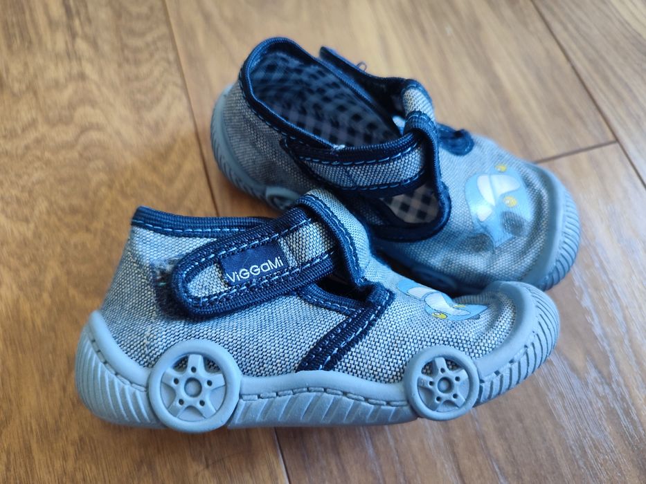 Kapcie chłopięce 23 ViGGaMi, używane
