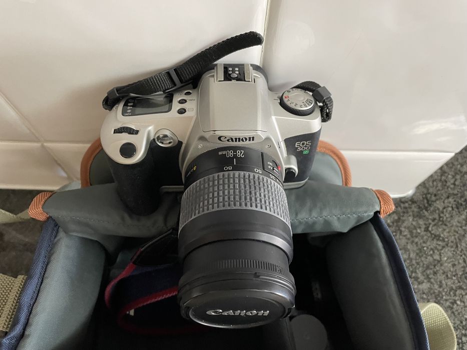 Canon EOS 500N + Lente 28-80 mm