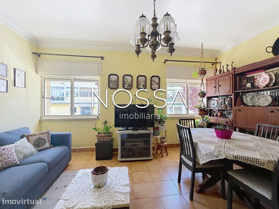 Apartamento T2 / Logradouro / Sacavém –  Oportunidade!