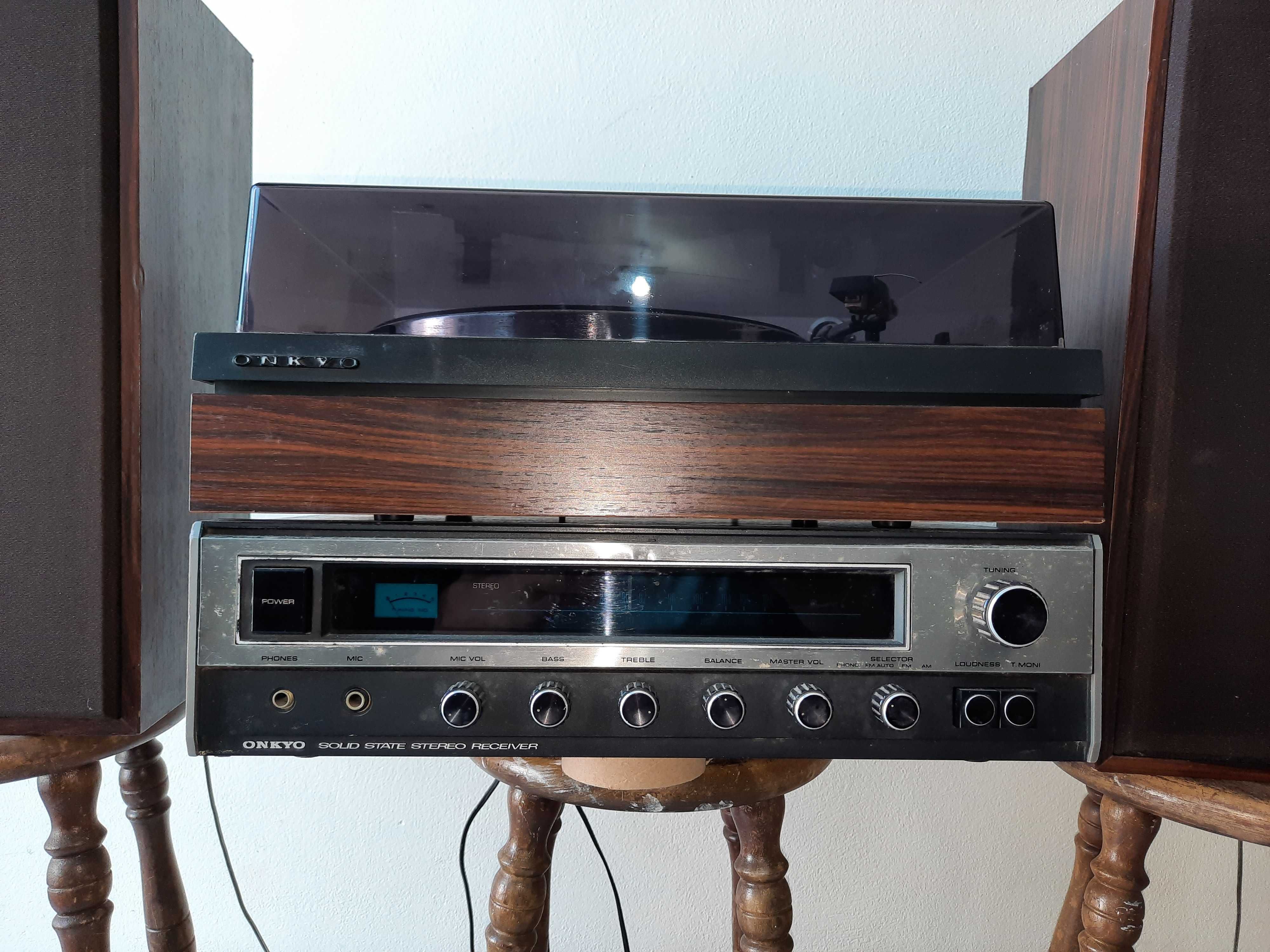 Onkyo Y-100 , Aparelhagem