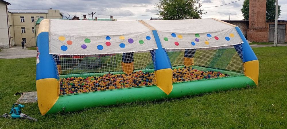 Надувні гірки, басейни, СРОЧНО!!!