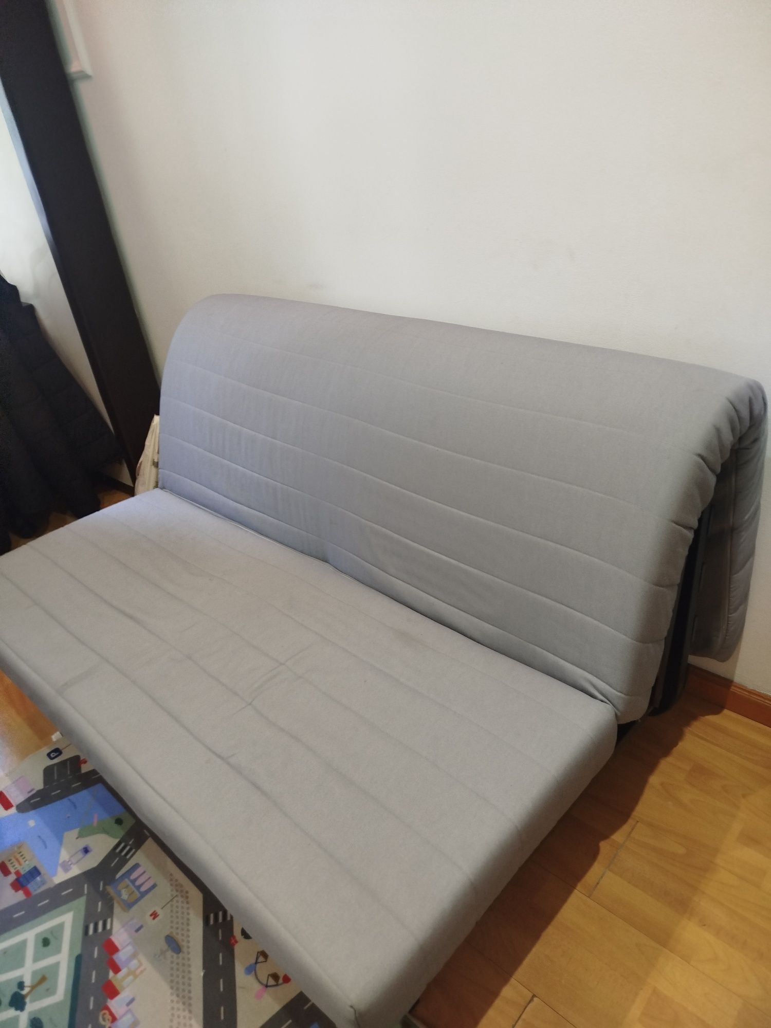 Sofa cama, semi novo