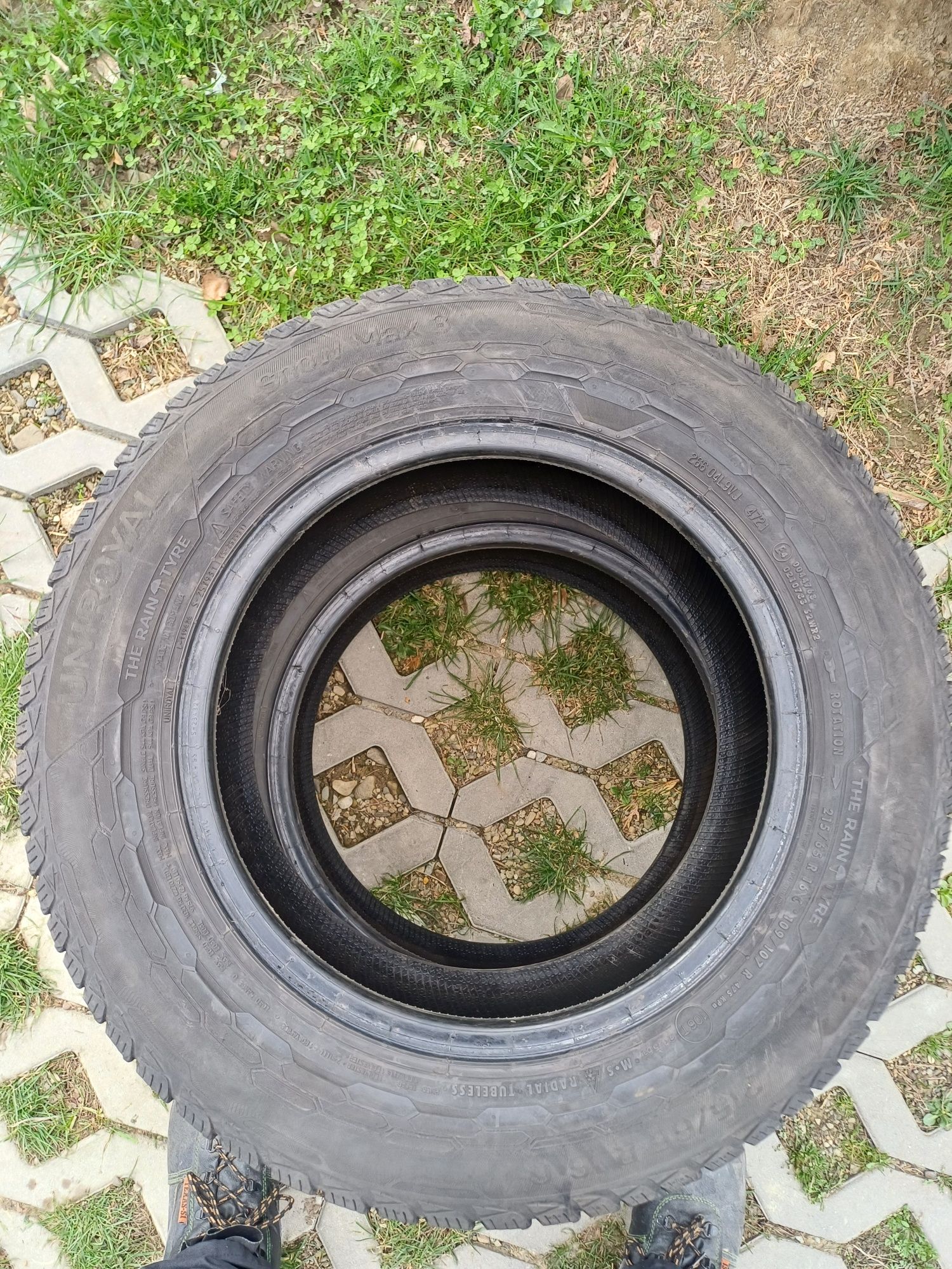 2 opony zimowe 215/65r16c UNIROYAL 2021r 6mm