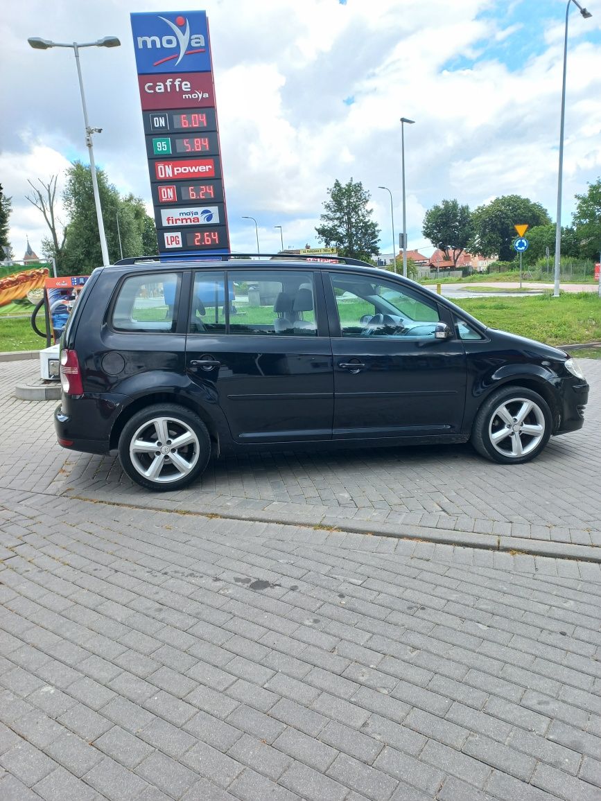 Sprzedam Tourana 1.9tdi Lift 7osobowego automat