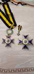 Vendo medalhas de mérito