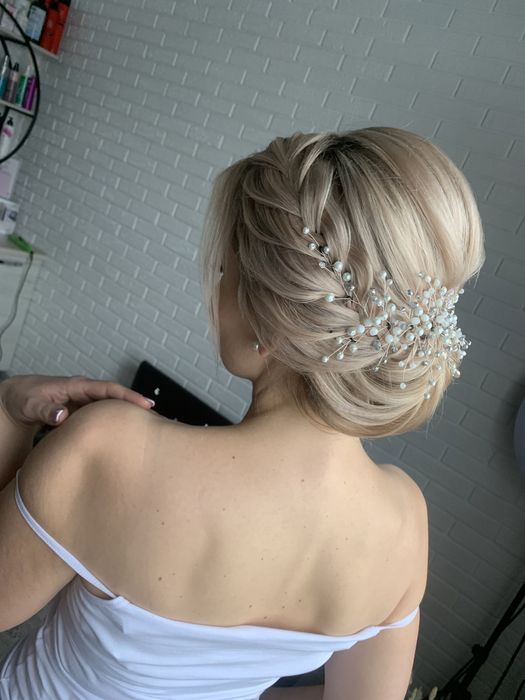 Роблю зачіски, маю прикраси ручноі роботи