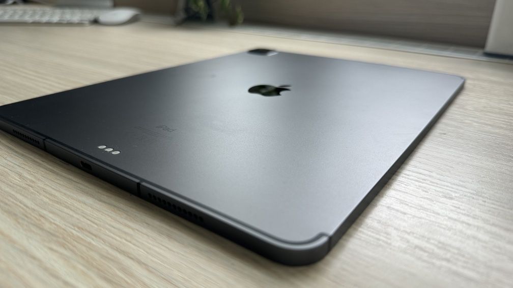 Zestaw iPad Pro 12.9" 5. generacji + Magic Keyboard + Apple Pencil 2 |