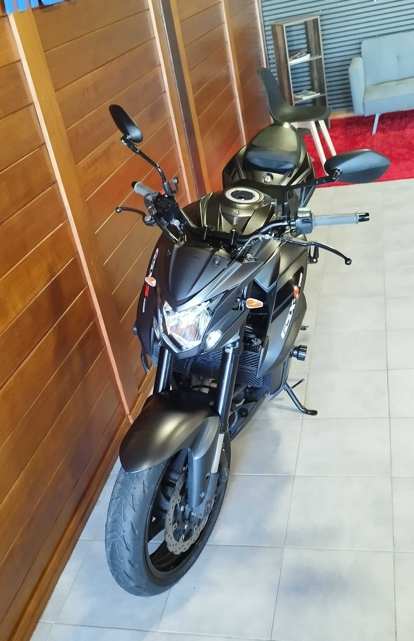 Suzuki Gsx-s 750