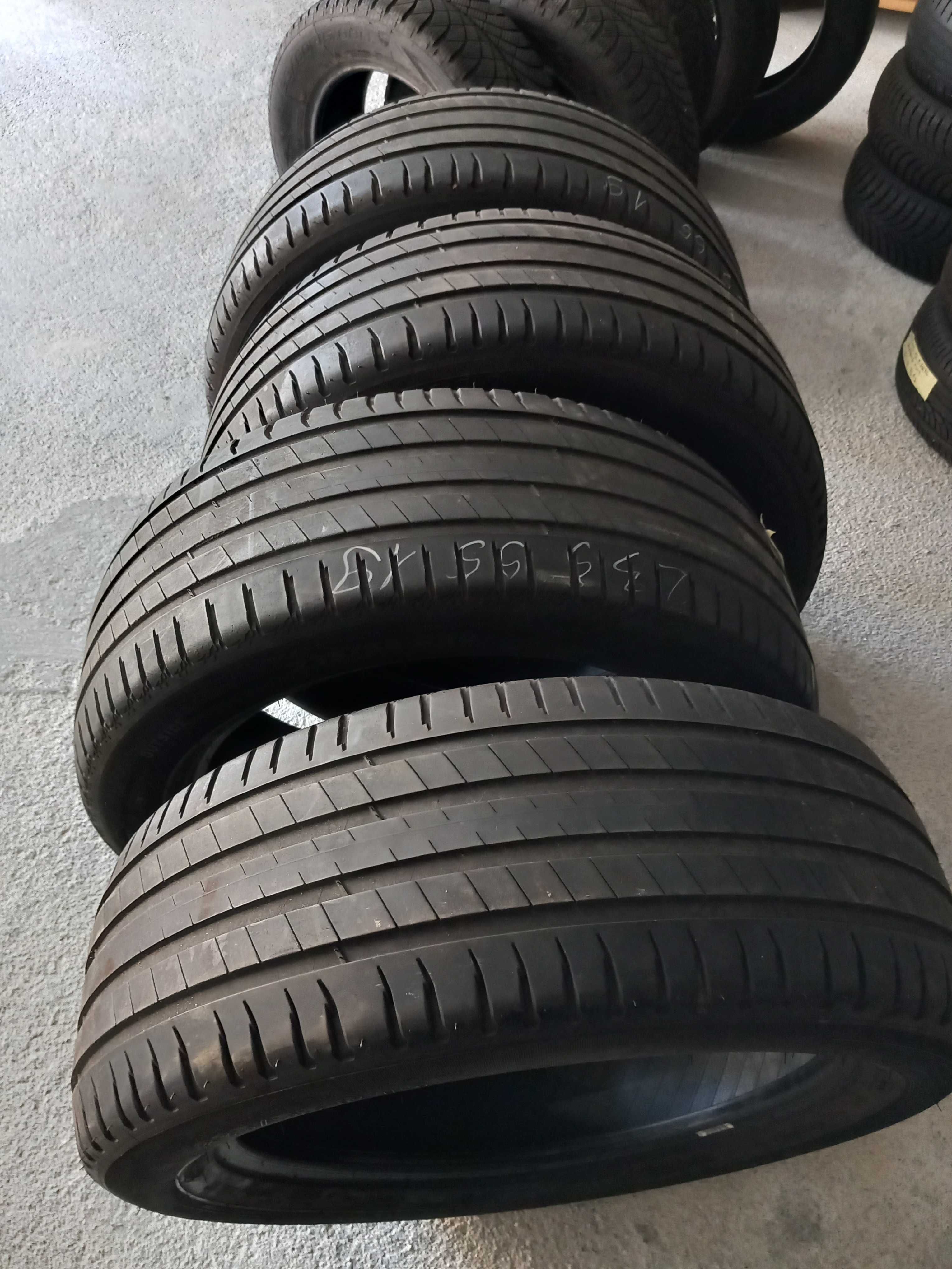 4 Pneus 235/55R19 Michelin