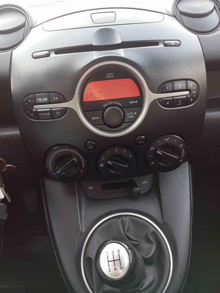 Mazda 2 1.3 gasolina 160mil KMS reais com AC 2010