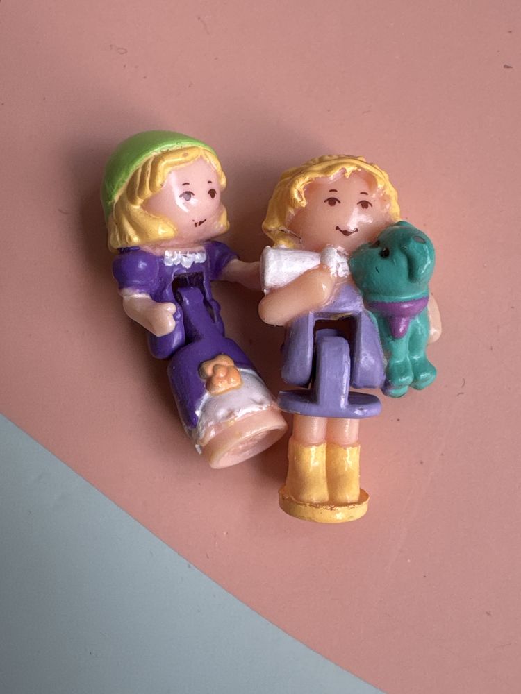 Vintage 1995 Bluebird Polly Pocket Pollyville Dress Shop