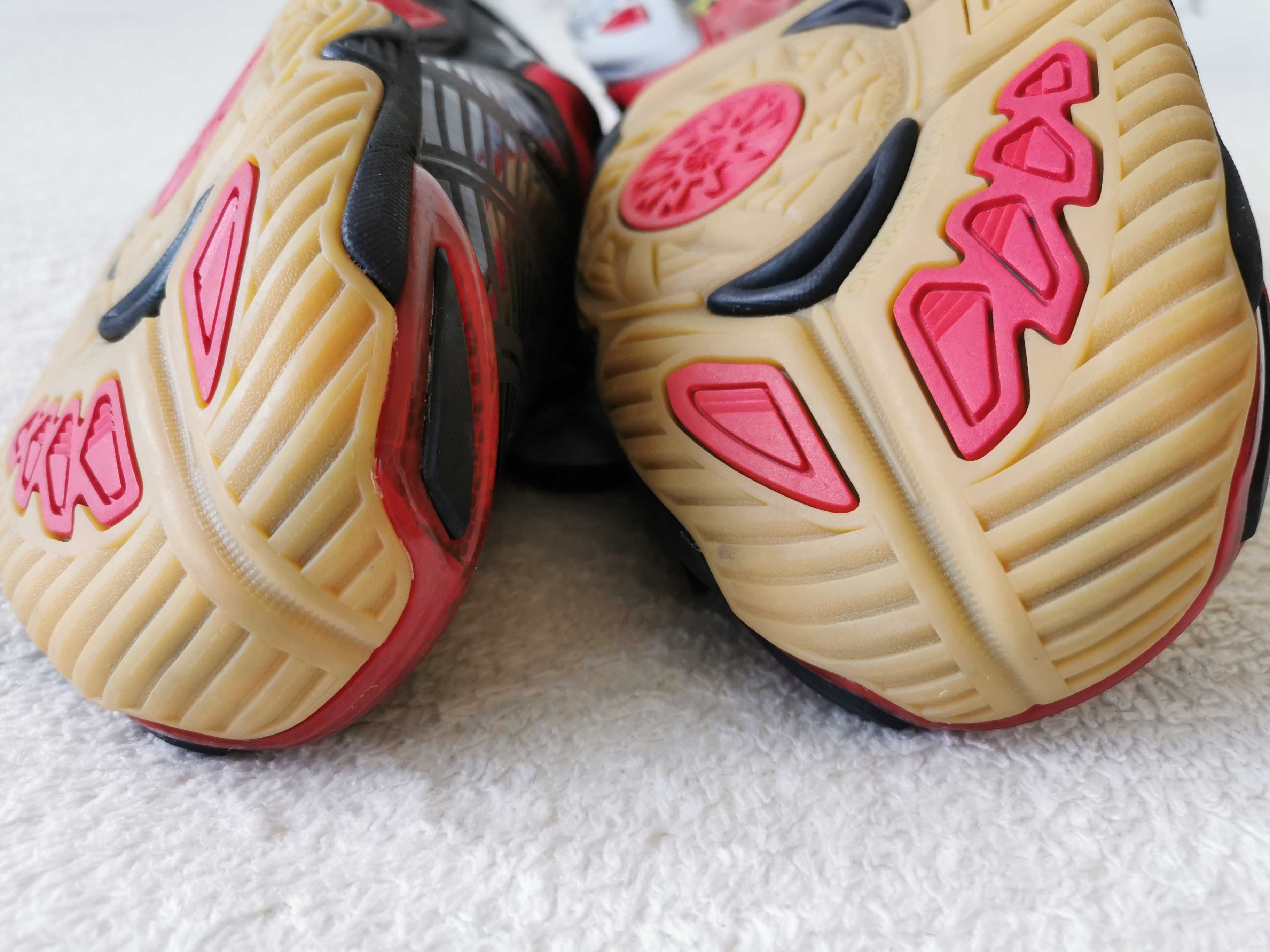 buty sportowe Mizuno Wave Lightning RX2 51