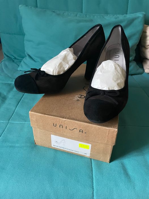Czółenka na słupku Unisa r. 39 buty