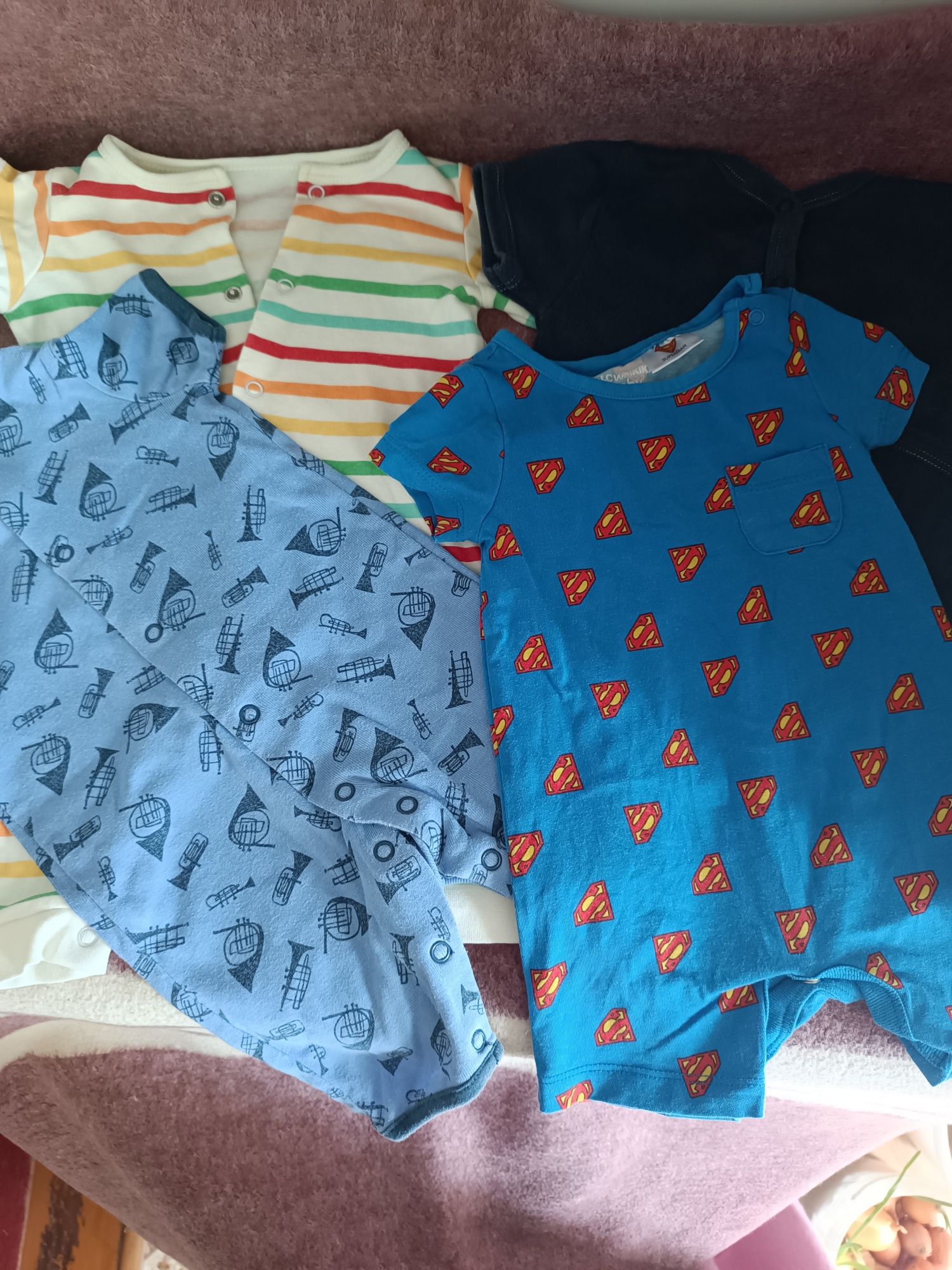Одяг для немовлят - ромпери  3-9 місяців та багато іншого