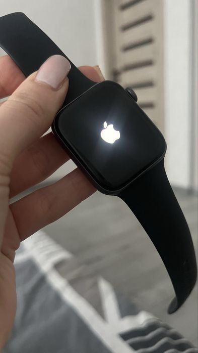 Apple Watch 4 / 44mm