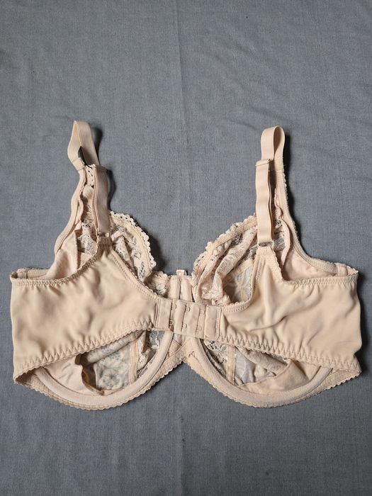 Бюстгальтер 80G 85F бежевий