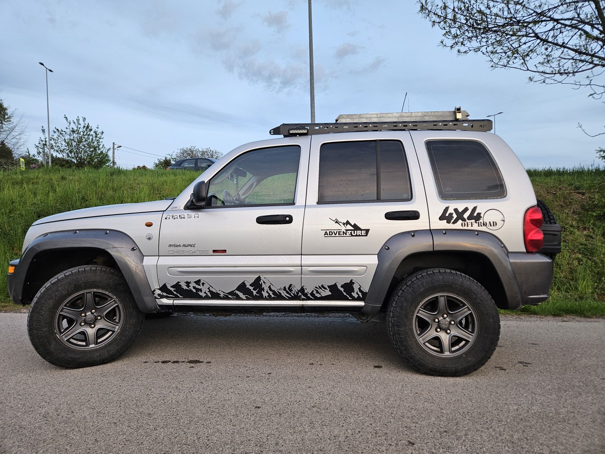 JEEP Liberty/CHerokee KJ 2.8 CRD RIVER EDITION - 2003r.