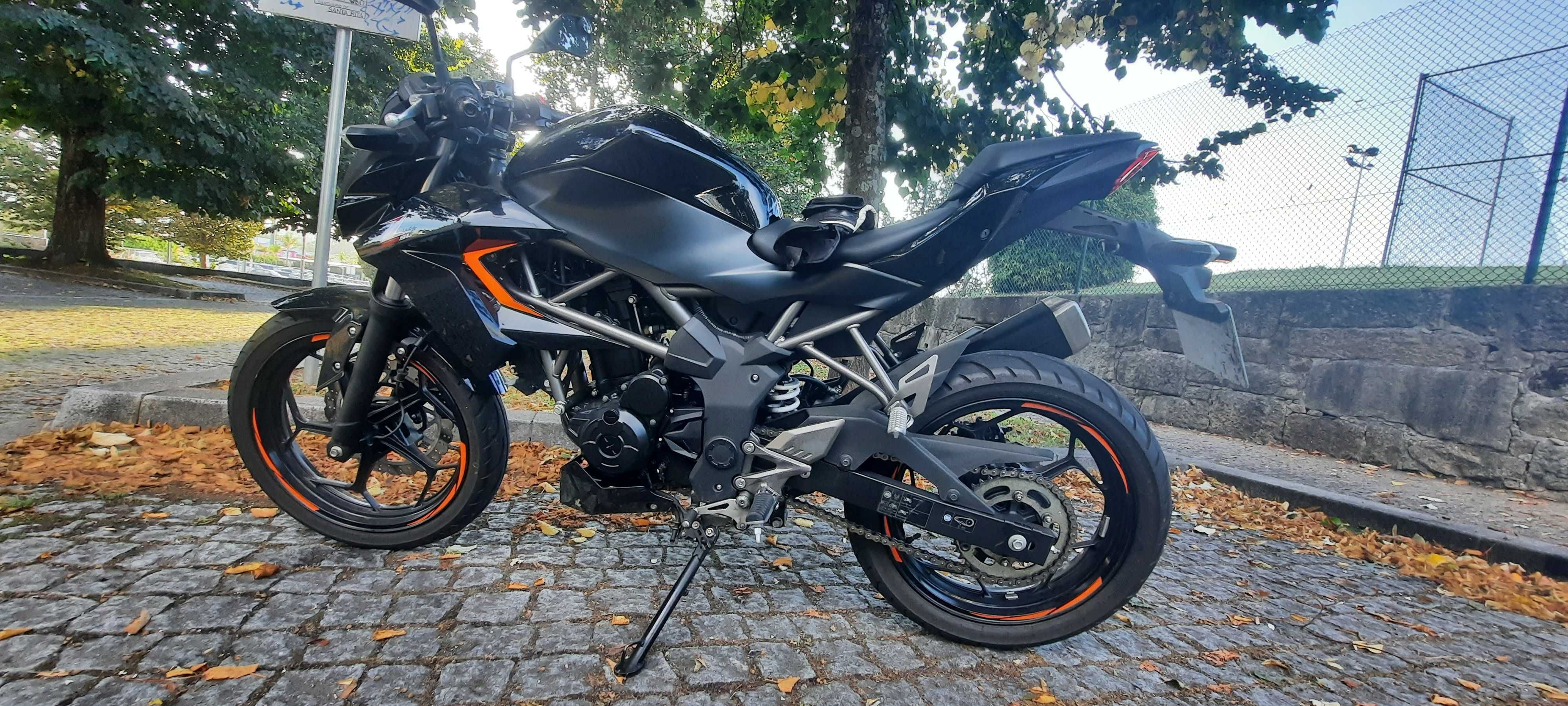 Kawasaki Z 250 SL (ano 2016)