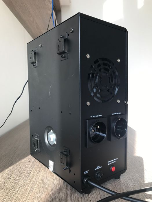 ДБЖ Інвертор UPS Volt Polska SINUS PRO 3SP100012W 1000W
