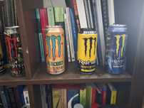 Latas monster vazias