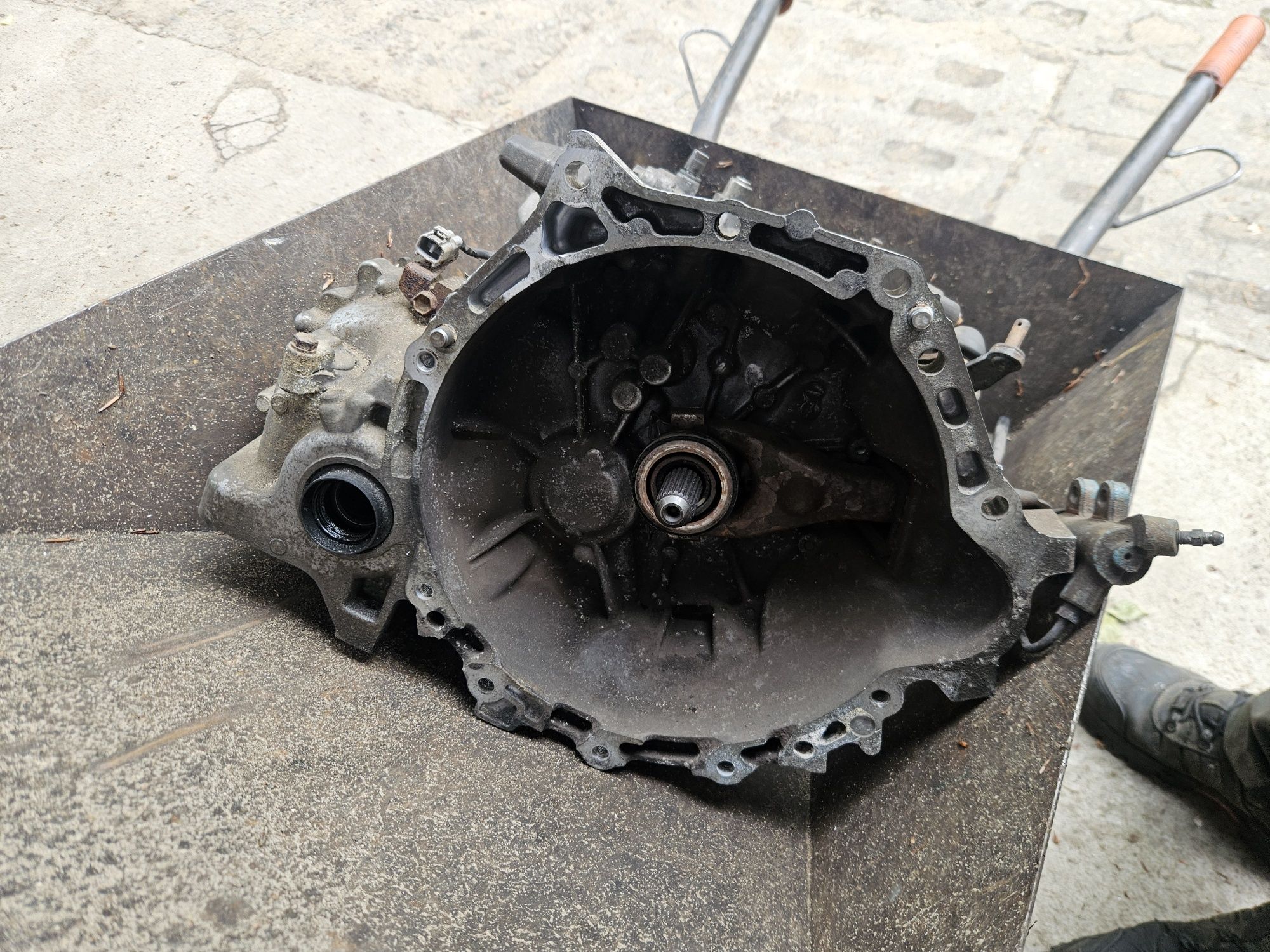 Skrzynia biegów manualna 5 biegowa toyota Yaris 1.4d 2006r