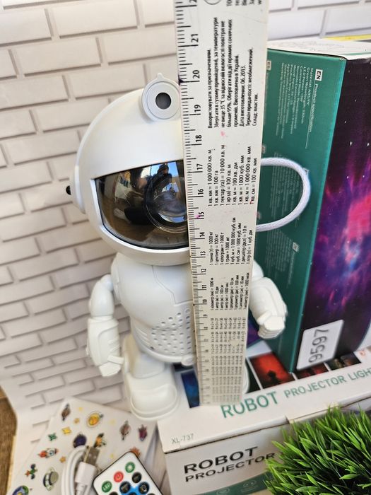 Космонав астронавт з блютуз ночник проектор на подарок дітям