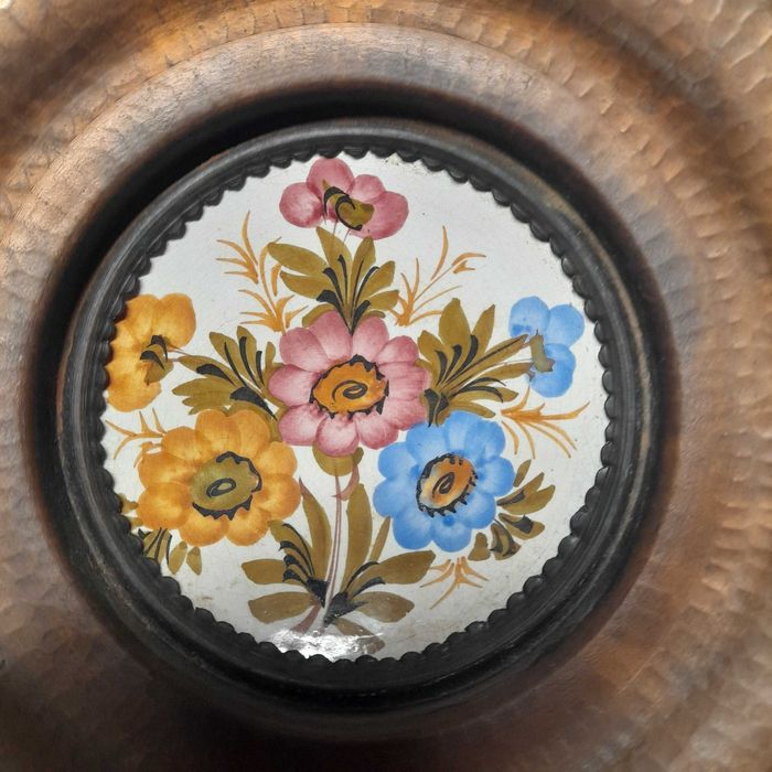 Pratos de decoração, tipo marroquino, em latão